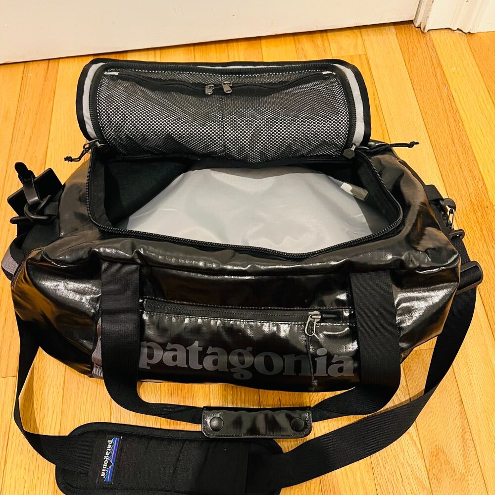 Patagonia®  Black Hole™ Duffel 45L - Picture 13 of 16